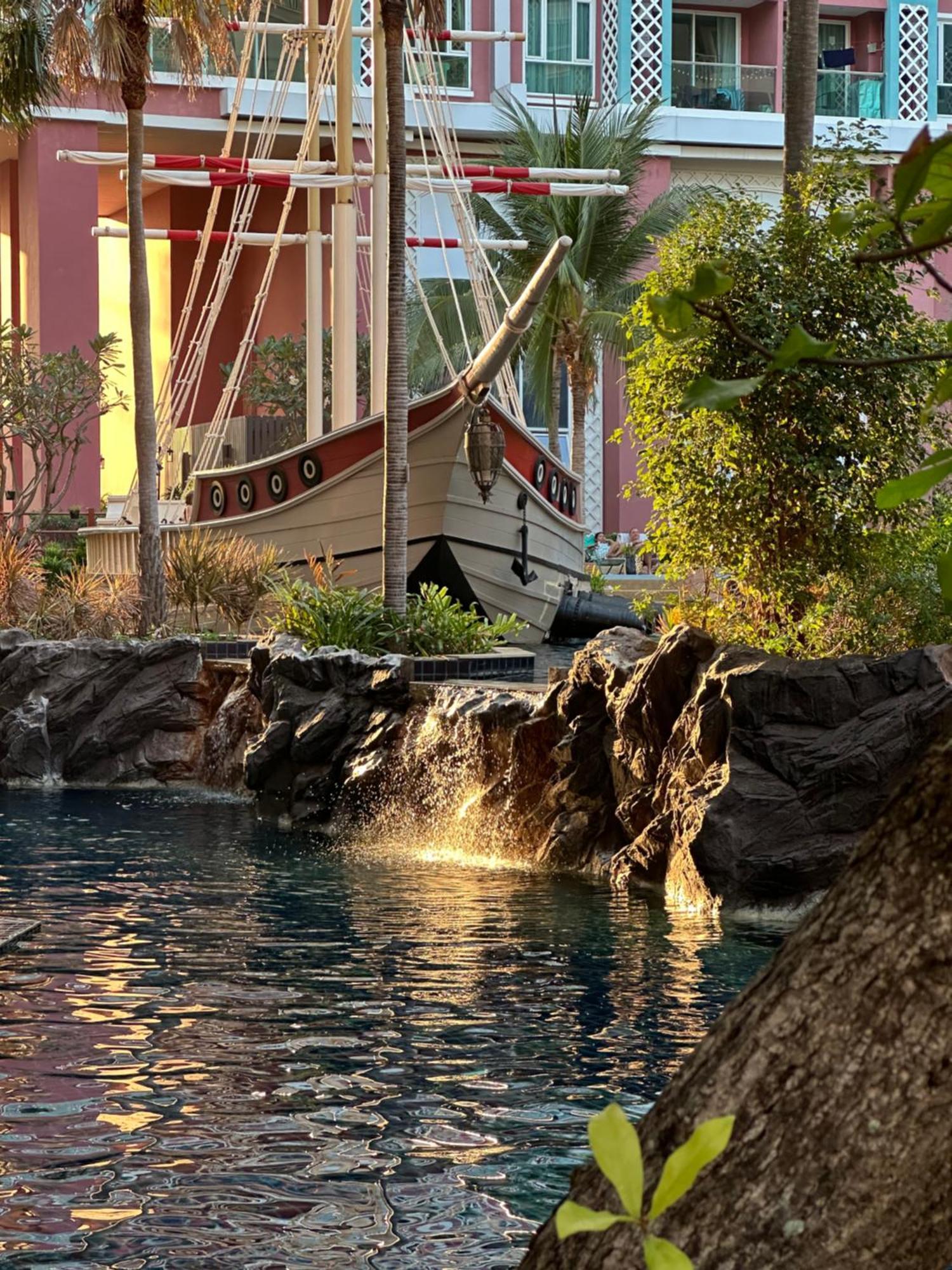 Grande Caribbean Resort Pattaya ภายนอก รูปภาพ
